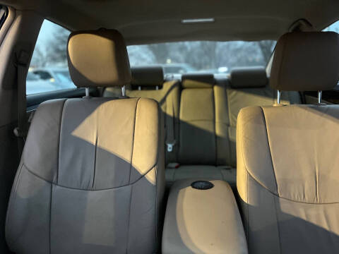 2010 Toyota Avalon XLS