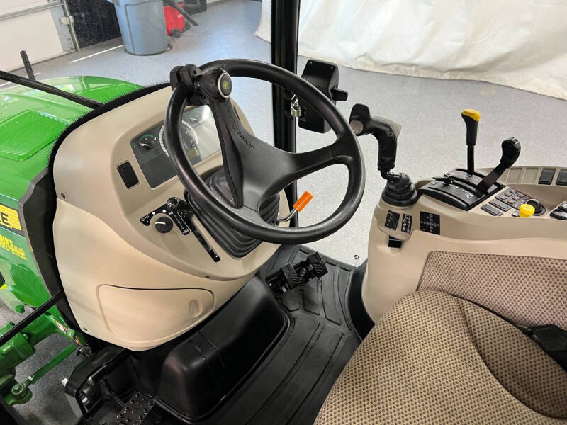 2019 John Deere 3039R