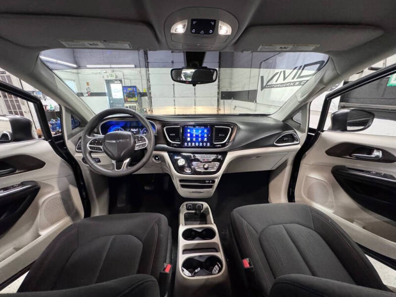 2017 Chrysler Pacifica Touring