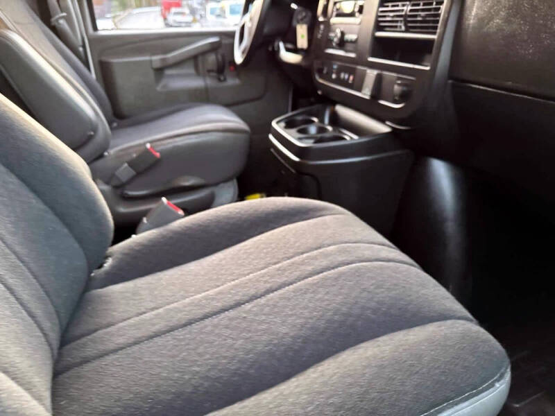 2024 GMC Savana 2500