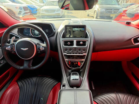 2017 Aston Martin DB11