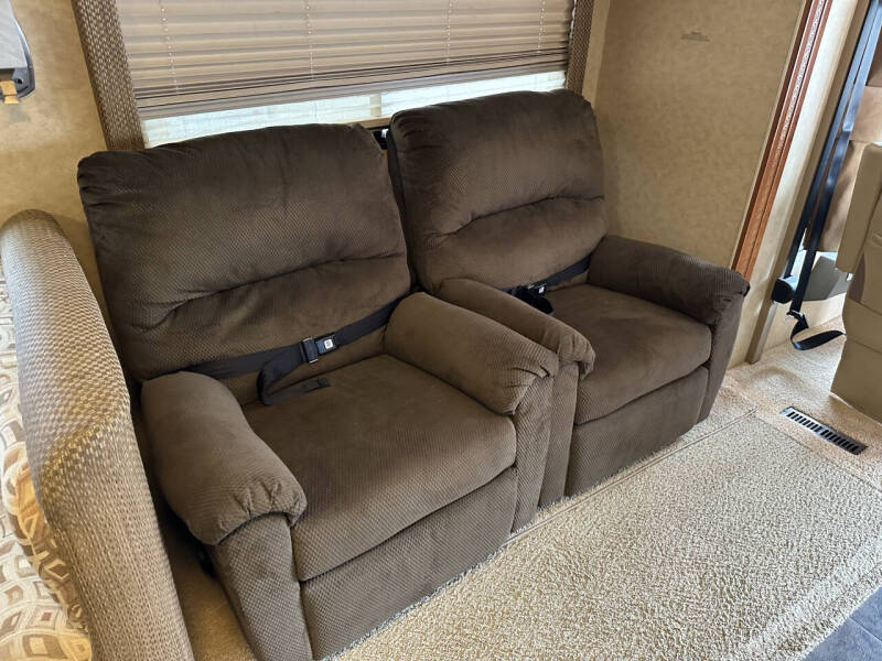 2008 Winnebago Journey