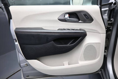 2020 Chrysler Pacifica Touring L