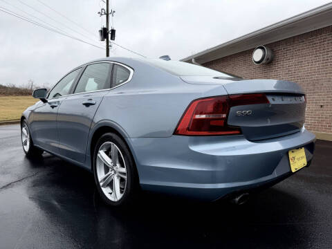 2017 Volvo S90 T5 Momentum