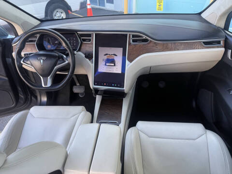 2017 Tesla Model X 75D