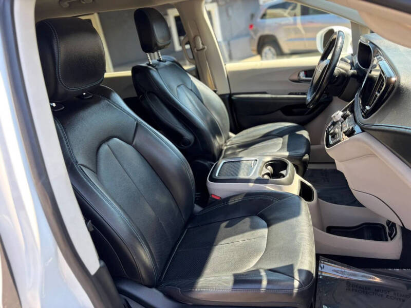 2021 Chrysler Pacifica Touring L