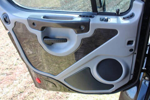 2006 Freightliner M2 106