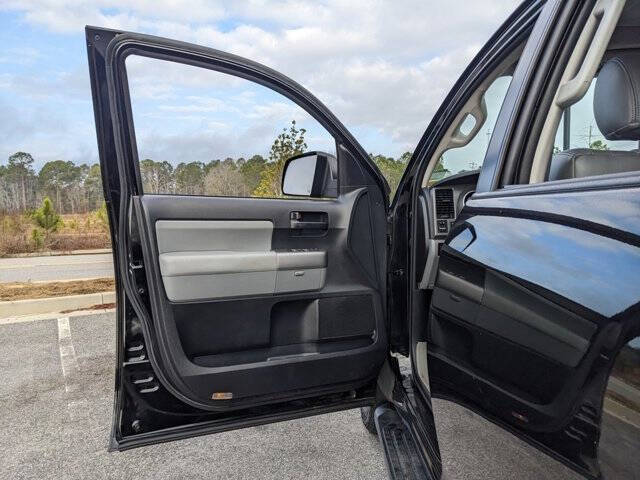 2017 Toyota Sequoia SR5