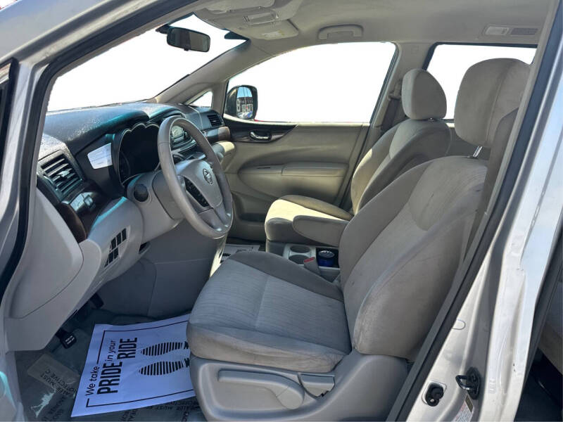 2017 Nissan Quest SV