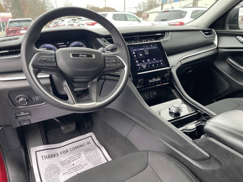 2023 Jeep Grand Cherokee L Laredo