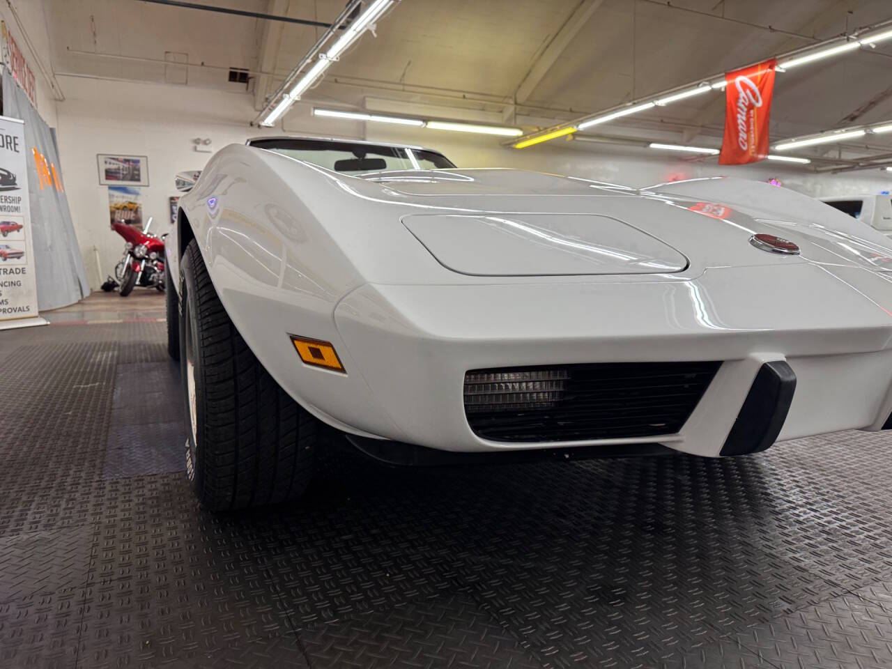 1975 Chevrolet Corvette 13
