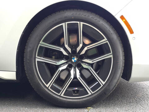 2023 BMW 7 Series 740i