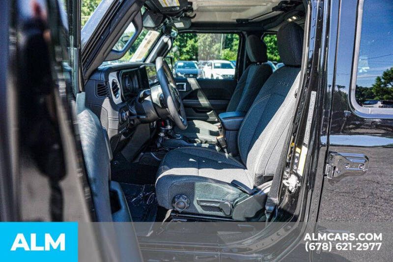 2024 Jeep Wrangler Sahara 4xe