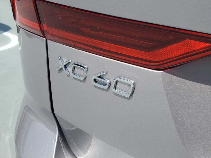 2026 Volvo XC60 B5 Core