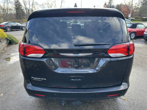 2017 Chrysler Pacifica Touring