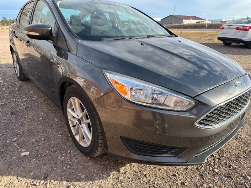 2017 Ford Focus SE photo 4