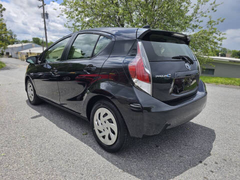 2016 Toyota Prius c Two