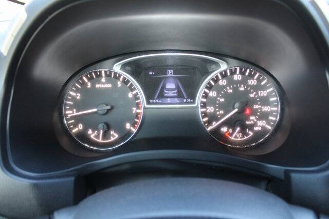 2020 Nissan Pathfinder SV