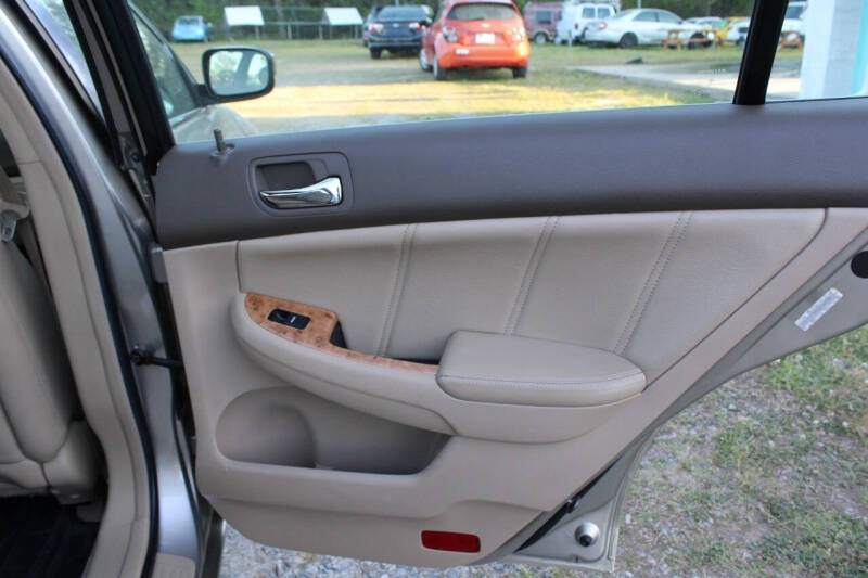 2005 Honda Accord Hybrid w/Navi