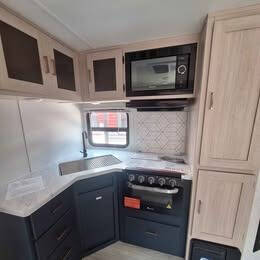 2024 Prime Time RV AVENGER 28BHS