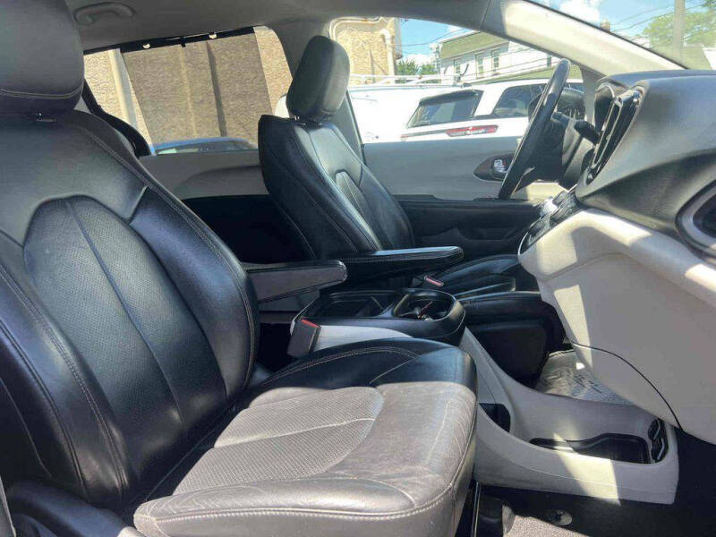 2018 Chrysler Pacifica Touring L