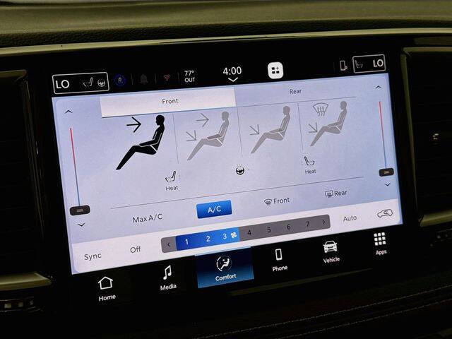 2027 Chrysler Pacifica Select