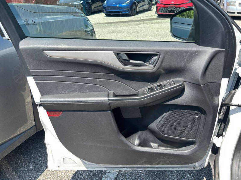 2022 Ford Escape SE