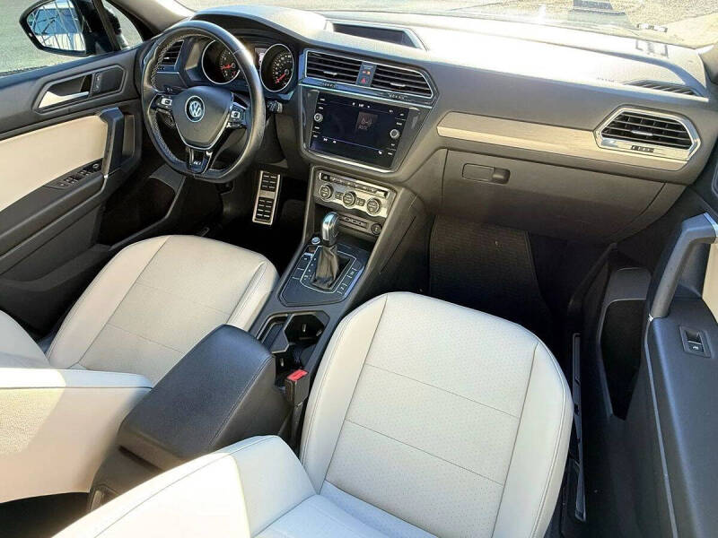 2020 Volkswagen Tiguan SE R-Line Black