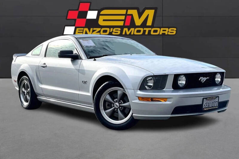 2005 Ford Mustang GT Deluxe