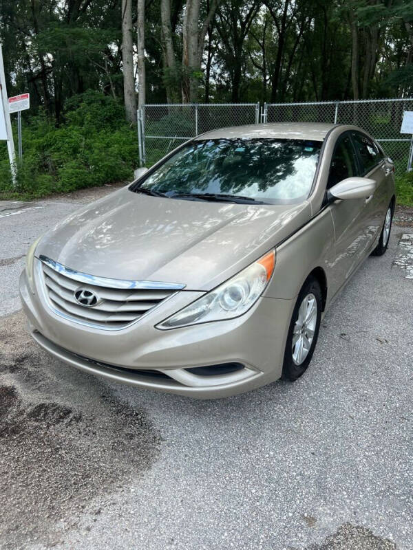 2011 Hyundai Sonata for sale at UNIVERSAL AUTO GROUP in Orlando FL