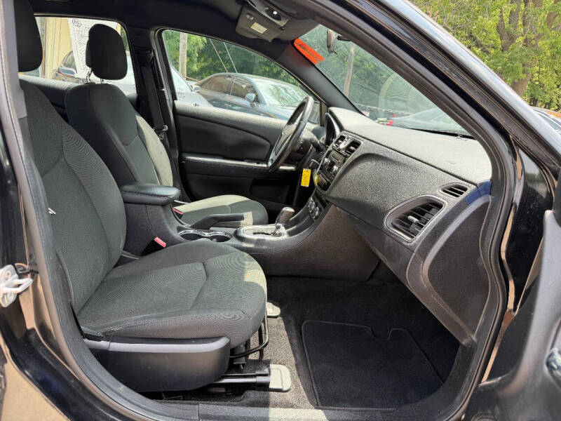 2011 Chrysler 200 Touring