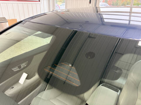 2024 Volvo S60 Recharge T8 Core Dark Theme