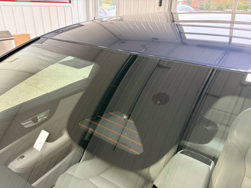 2024 Volvo S60 Recharge T8 Core Dark Theme