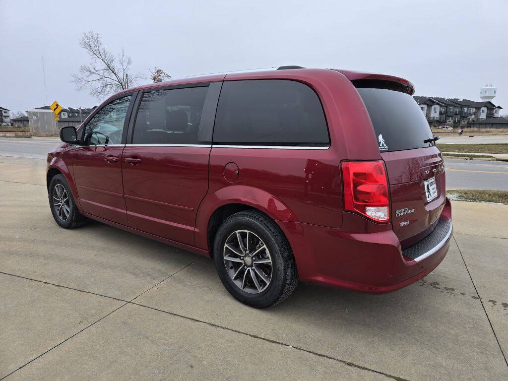 2016 Dodge Grand Caravan SXT Plus photo 8