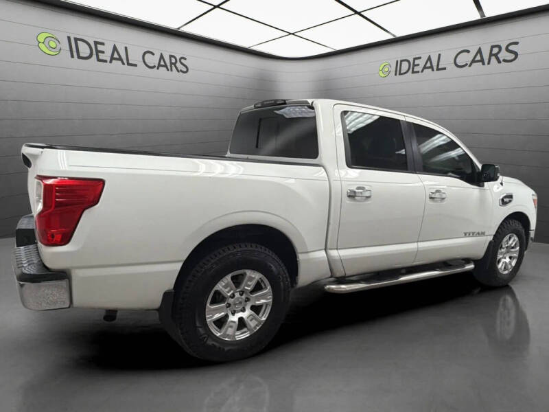2017 Nissan Titan