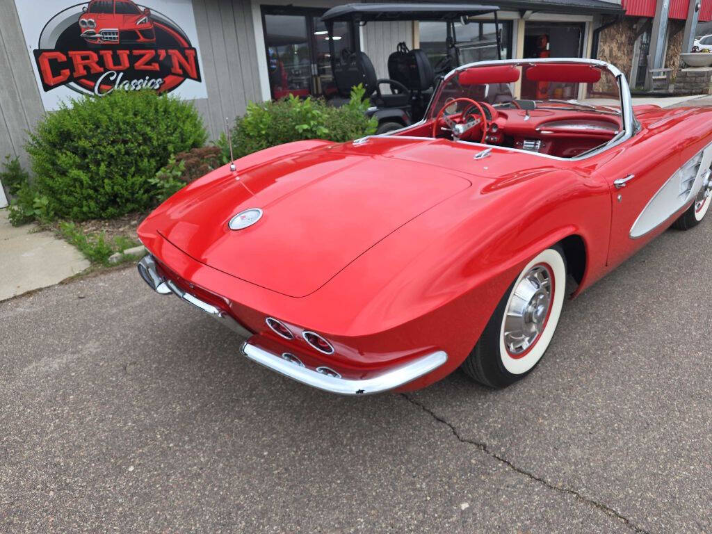 1961 Chevrolet Corvette 27