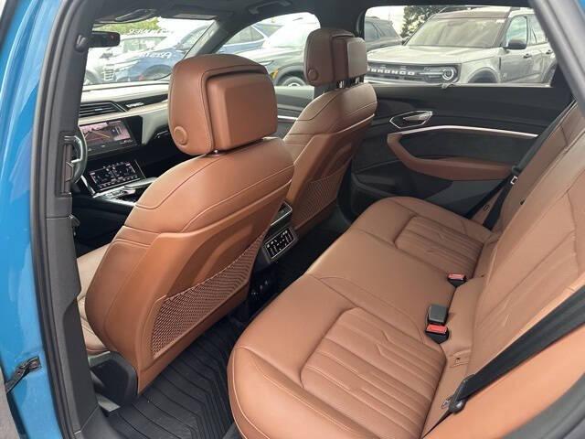 2019 Audi e-tron quattro Prestige