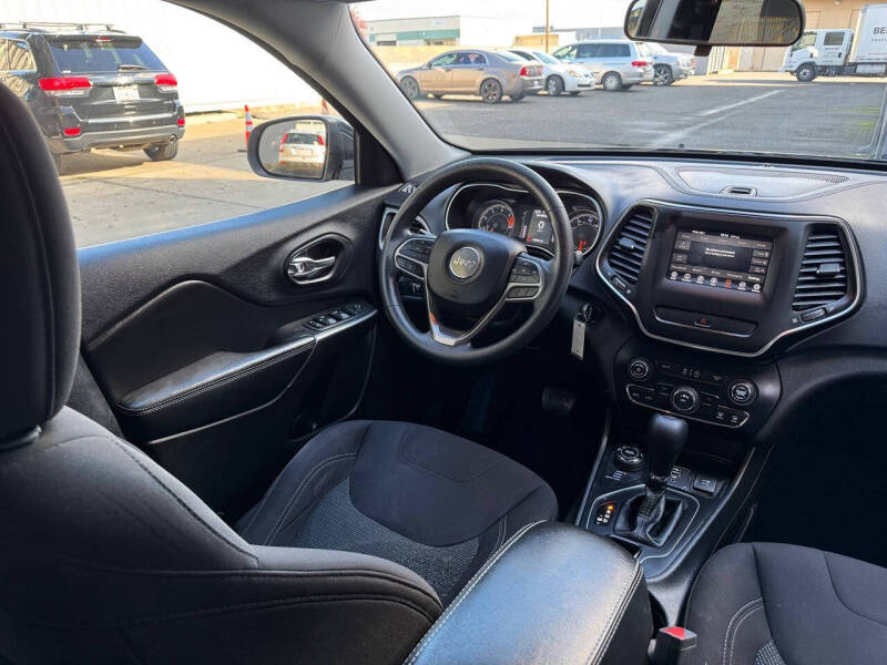 2019 Jeep Cherokee Latitude