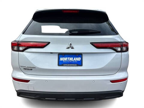 2022 Mitsubishi Outlander ES