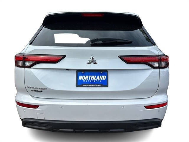 2022 Mitsubishi Outlander ES