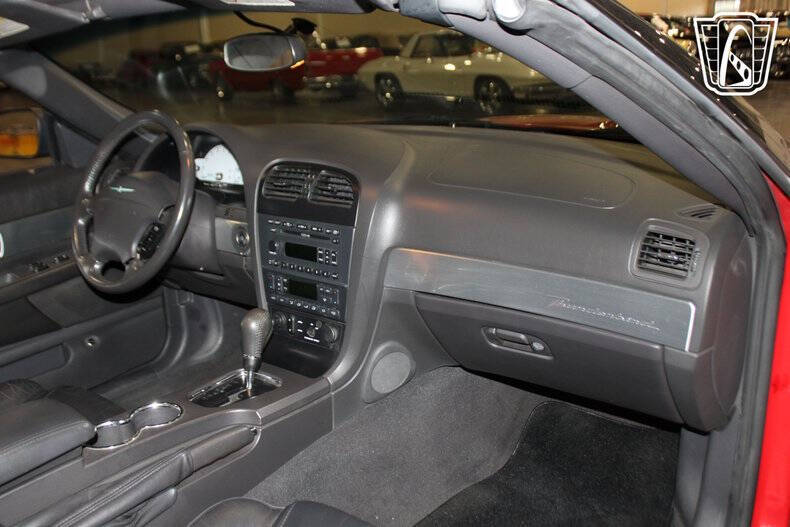 2002 Ford Thunderbird Deluxe