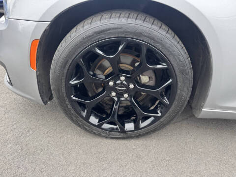 2018 Chrysler 300 S