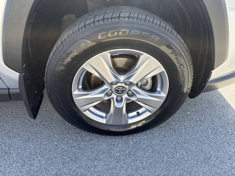 2023 Toyota RAV4 Hybrid XLE