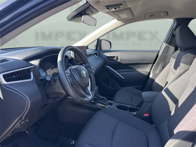 2025 Toyota Corolla Cross LE