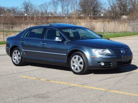 2004 Volkswagen Phaeton for sale at NeoClassics in Willoughby OH