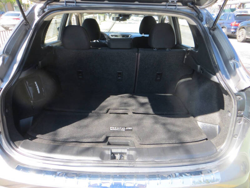 2021 Nissan Rogue Sport SV