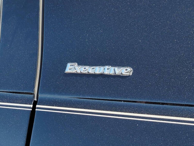 2003 Lincoln Town Car Executive