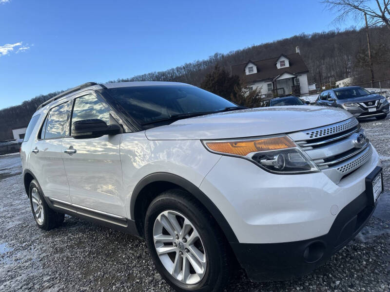 2011 Ford Explorer XLT's photo