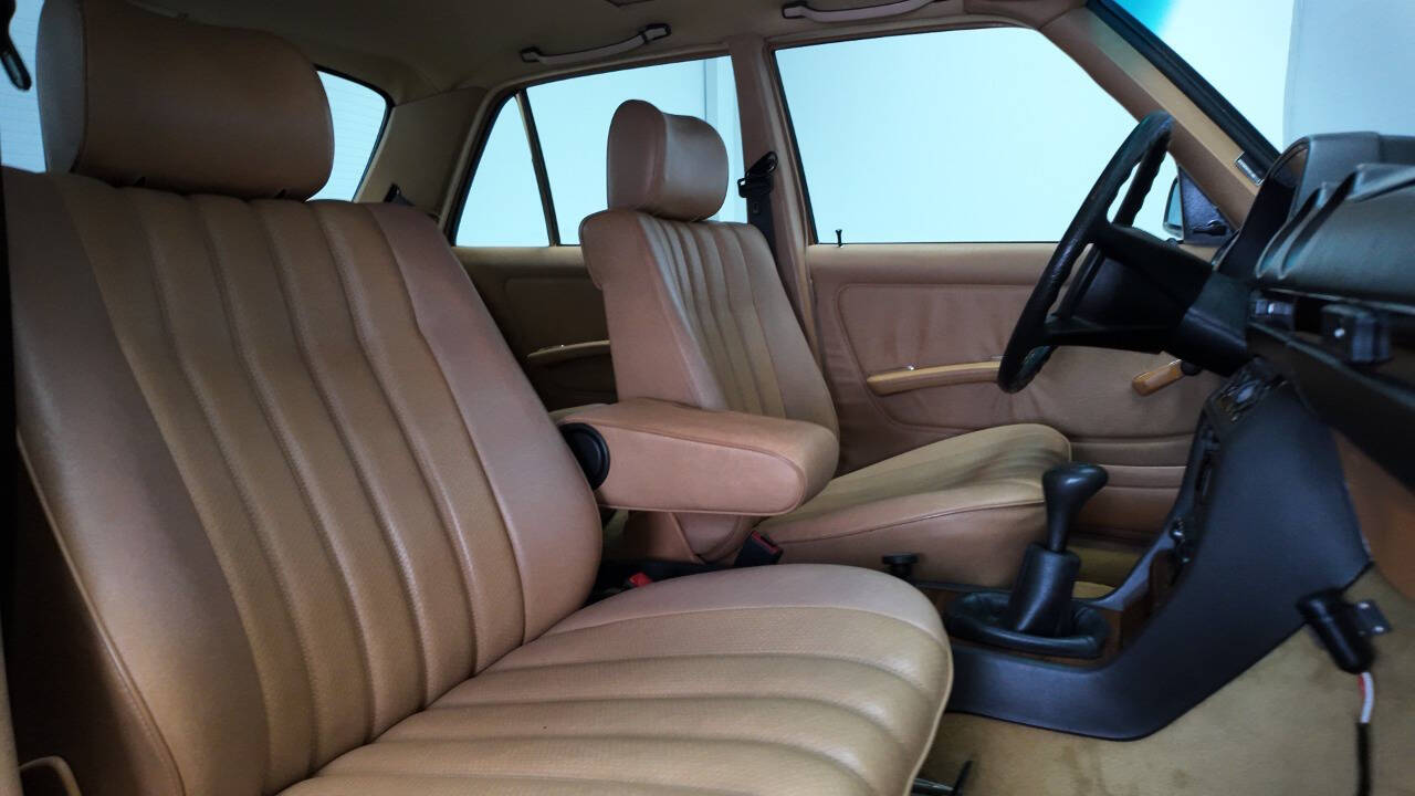 1983 Mercedes-Benz 240-Class 55