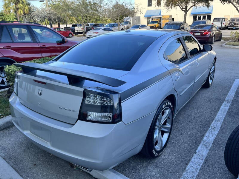 2009 Dodge Charger SE photo 3